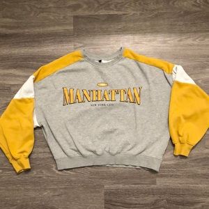 Manhattan NYC Crewneck Sweatshirt Crop
